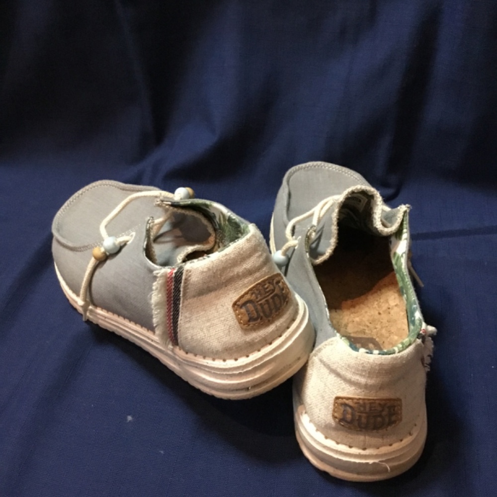 Hey Dude Women’s Size 8 - Picture 3 of 7